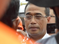 Cerita Menhub yang Sempat Curiga Saat Lihat Kapal Numpuk di Priok
