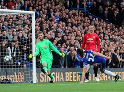 Senyum Ibra Usai Kekalahan MU di Stamford Bridge