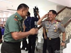 Saat Dua Jenderal Ucapkan Selamat Hari Ibu