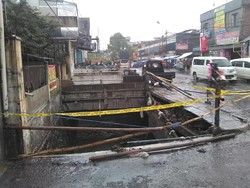 Grand Livina yang Sempat Nyungsep di Pagarsih Bandung Hanyut Terseret Banjir