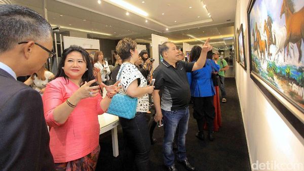 Pameran Lukisan From the Eyes of Tiffany