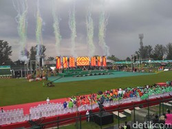 Mensos dan Gubernur Jabar Secara Resmi Tutup Peparnas XV