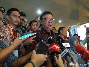 Mendagri Surati 17 Gubernur Termasuk DKI Agar UMP Disesuikan