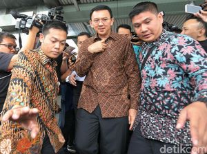 Ahok Klarifikasi Terkait Penistaan Agama di Bareskrim Polri