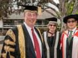 Prof Ronny Noor Dapat Penghargaan Alumni Berprestasi di Australia