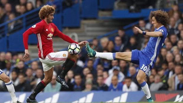 Wasit Chelsea vs MU Dikritik karena Tak Beri Kartu Merah ke David Luiz
