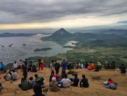 Jelajah Pesona Gunung Lembu di Purwakarta