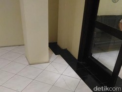 Lantai Keramik Pecah Masih Bisa Tersambung Lho, Pakai Cara Ini