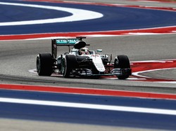 Hamilton Sempat Khawatir Mobilnya Bermasalah Lagi