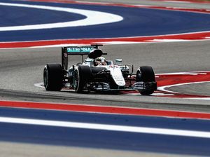 Hamilton Sempat Khawatir Mobilnya Bermasalah Lagi Hamilton Sempat Khawatir Mobilnya Bermasalah Lagi