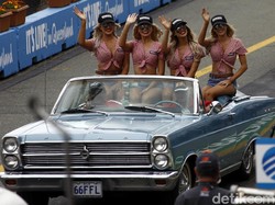 Parade Pebalap V8 Supercars di Gold Coast