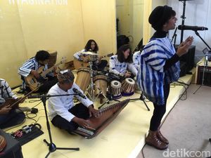 Pameran Dagang Buku Terbesar di Dunia Digoyang Keroncong Bandung