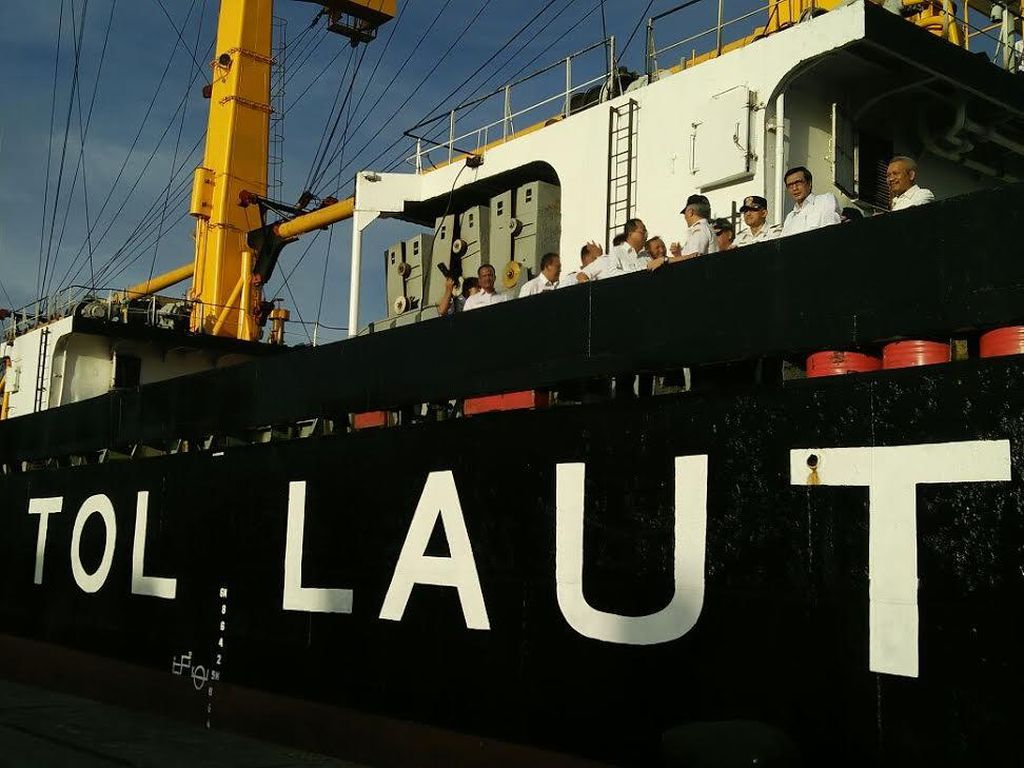 Menhub Evaluasi Kapal Tol Laut yang Dikeluhkan Telat Menhub Evaluasi Kapal Tol Laut yang Dikeluhkan Telat