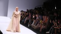 Lenggak-lenggok Risty Tangor hingga Shireen Sungkar di JFW 2016