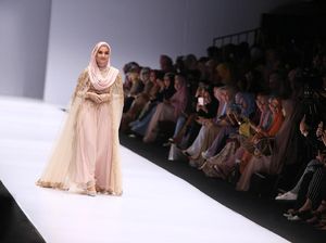 Lenggak-lenggok Risty Tangor hingga Shireen Sungkar di JFW 2016
