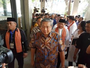 Didampingi SBY dan Ani Yudhoyono, Agus-Sylvi Tiba di Wisma Proklamasi