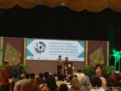 Wapres JK Buka Anti Corruption Summit  2016 di UGM Yogyakarta