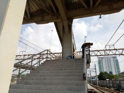 Penjelasan KCJ Soal Desain JPO Stasiun Tanah Abang yang Disorot Netizen