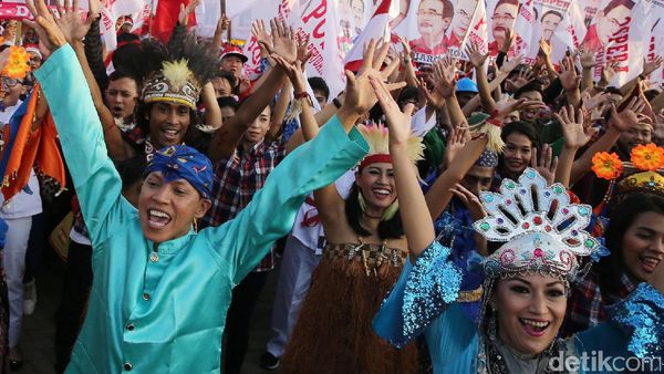 Relawan Sambut Ahok-Djarot
