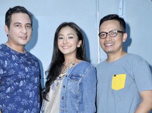 Amara Lingua Masih Shock Ibunda Meninggal karena Infeksi Paru-paru Amara Lingua Masih Shock Ibunda Meninggal karena Infeksi Paru-paru