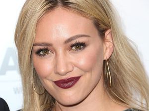 Heboh Hilary Duff Minum Jus Plasenta, 5 Artis Ini Juga Mengonsumsinya Heboh Hilary Duff Minum Jus Plasenta, 5 Artis Ini Juga Mengonsumsinya