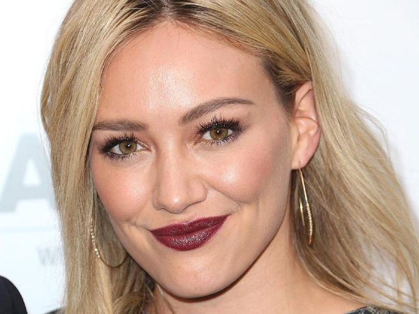 Heboh Hilary Duff Minum Jus Plasenta, 5 Artis Ini Juga Mengonsumsinya