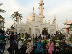 Larangan Perempuan akan Masuk ke Masjid Haji Ali di Mumbai Dicabut