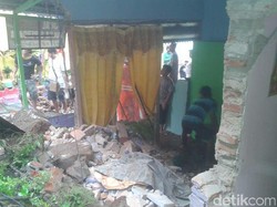 Satu Rumah di Kampung Warna-Warni Ambruk, Satu Orang Luka