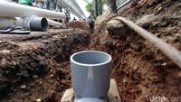 Pedestrian dan Kabel Lampu Jalan Antasari Diperbaiki