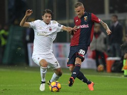 10 Pemain Milan Dikalahkan Genoa 0-3