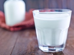 Beliebers! Gelas Bekas Minum Justin Bieber Ini Dilelang Rp 932 Juta