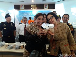 Sri Mulyani Kenang Momen Dibujuk Jadi Menteri Keuangan Oleh Susi Pudjiastuti