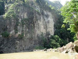 Menengok Keseruan Panjat Tebing di Sampuran Harimau Menengok Keseruan Panjat Tebing di Sampuran Harimau