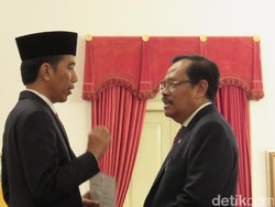 Jaksa Agung Berbincang Serius dengan Jokowi dan JK