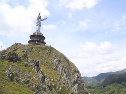 Melihat Patung Yesus Raksasa di Tana Toraja