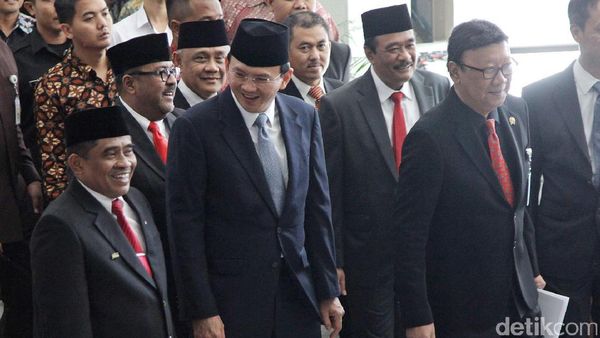 Mendagri Lantik Plt Gubernur DKI Jakarta dan Banten