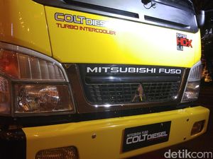 Truk Kepala Kuning Mitsubishi Akhirnya Sentuh 1 Juta Unit