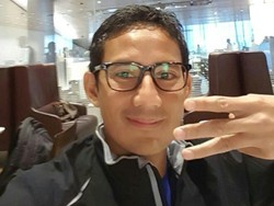Setelah Salam W dan Bersama, Sandiaga Kenalkan Senyum 3 Jari