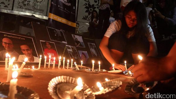 Aksi Lilin Terkait Kasus JIS