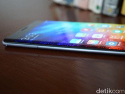Android Layar Lengkung Tak Lagi Istimewa?