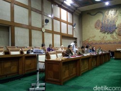 DPR Debatkan Pergantian Dirut Angkasa Pura I