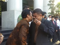 Suasana Haru Perpisahan Mantan Kepala PPATK M Yusuf Bersama Stafnya