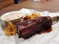 Di Wolter Monginsidi Ada Daging Asap BBQ, Jajangmyeon dan Bubur Seafood yang Sedap