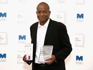 Novelis Paul Beatty Juarai Man Booker Prize 2016 Novelis Paul Beatty Juarai Man Booker Prize 2016