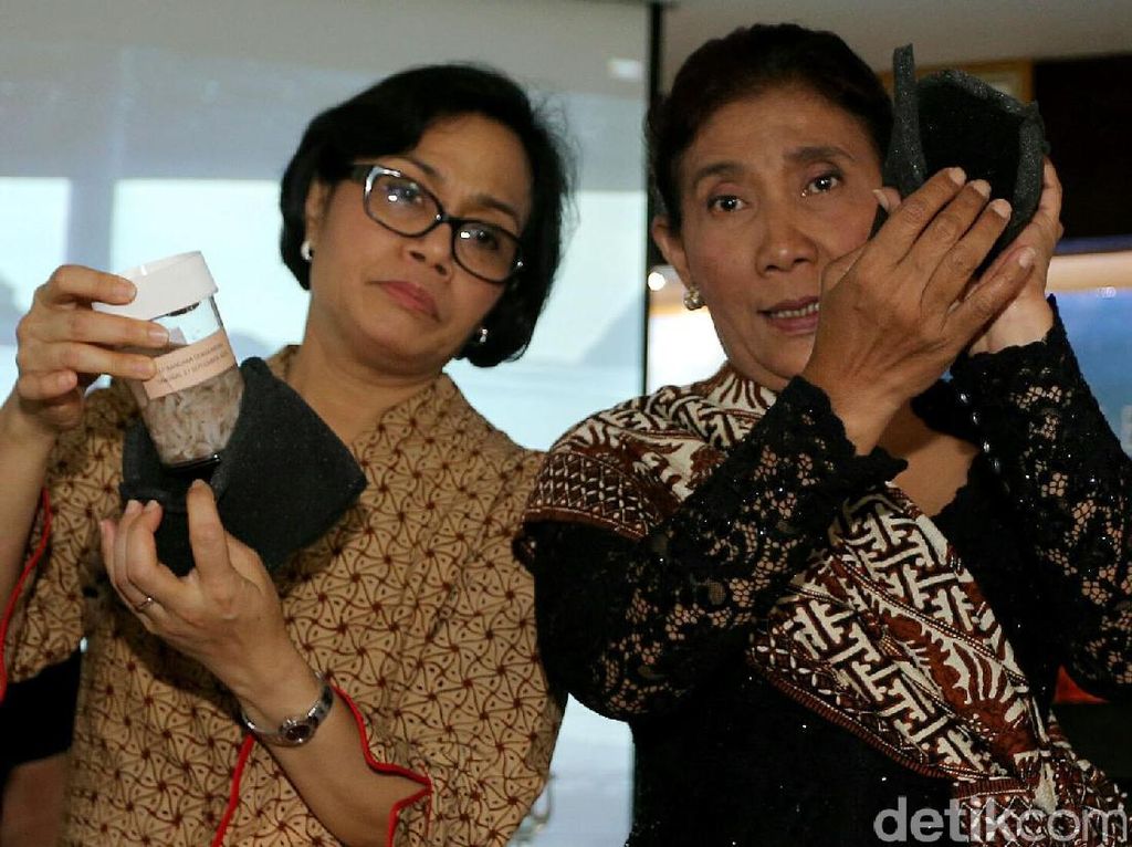 Susi Curhat Dimarahi Sri Mulyani karena Pajak Perikanan Kecil Susi Curhat Dimarahi Sri Mulyani karena Pajak Perikanan Kecil