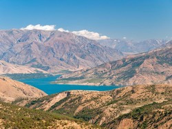 4 Danau di Asia Tengah Ini Indahnya Bukan Main