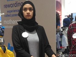 Ayudia Bing Slamet Kini Tampil Berhijab