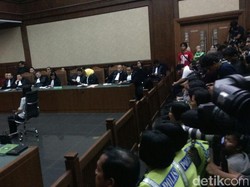 Sidang Jessica Dimulai, Barisan Polwan isi Bangku Depan Ruang Sidang