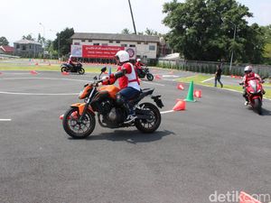 Polisi: Masih Banyak yang Belum Kuasai Cara Naik Motor dengan Benar