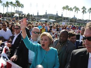 Polling Terbaru Tunjukkan Hillary Ungguli Trump dengan Selisih 6 Persen Polling Terbaru Tunjukkan Hillary Ungguli Trump dengan Selisih 6 Persen